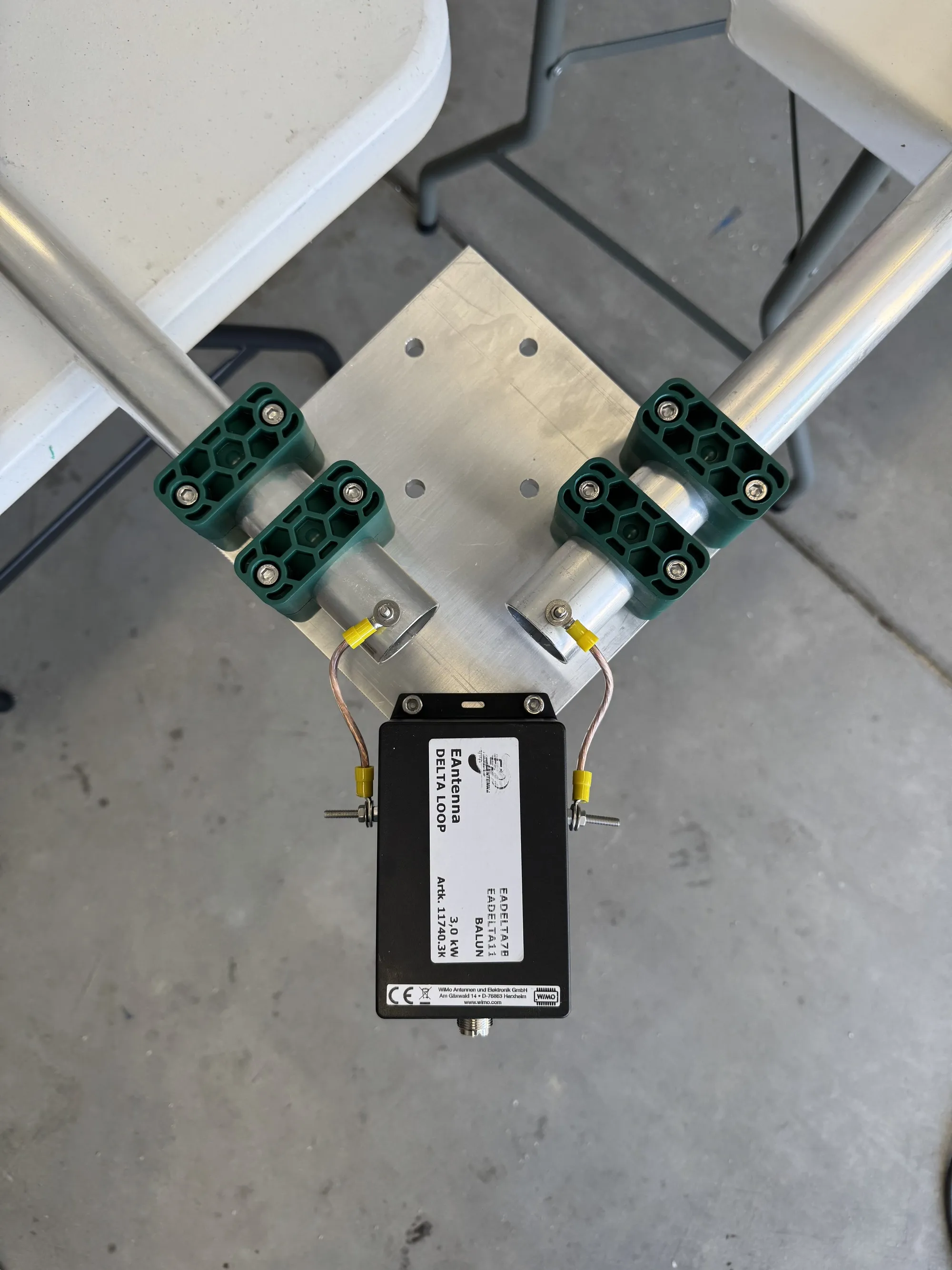 Hy-Gain AV-14AVQ Four-Band antenna assembly